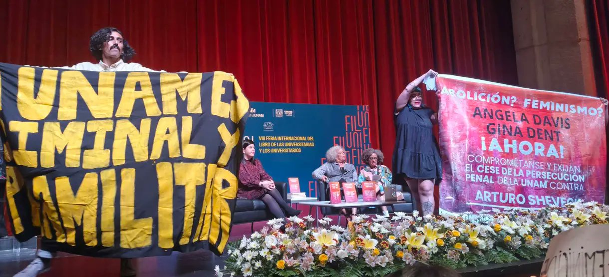 Angela Davis en la UNAM: entre protestas, llama a transformar la realidad