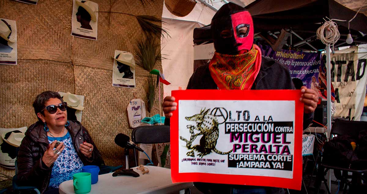 Donde el viento muerde, la palabra cobija